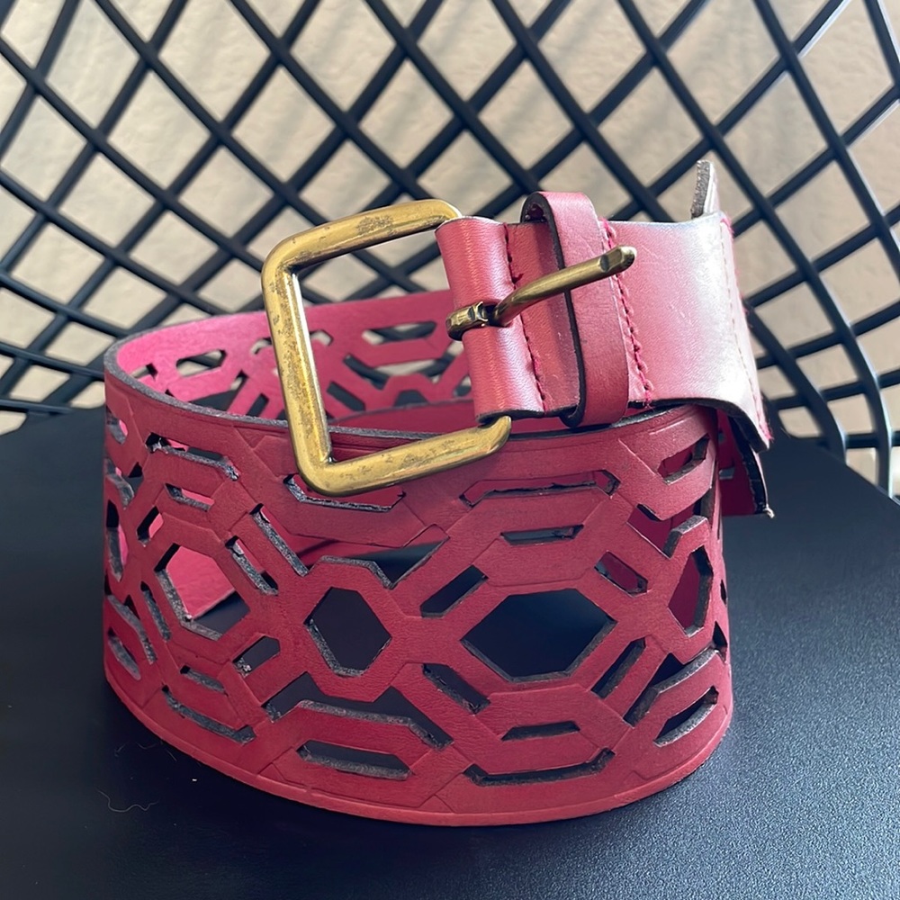 Miss Albright Philadelphia Statement Cutout Wide belt Size M